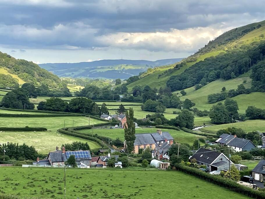 Y Felin Bed And Breakfast And Smallholding Caersws Exterior foto